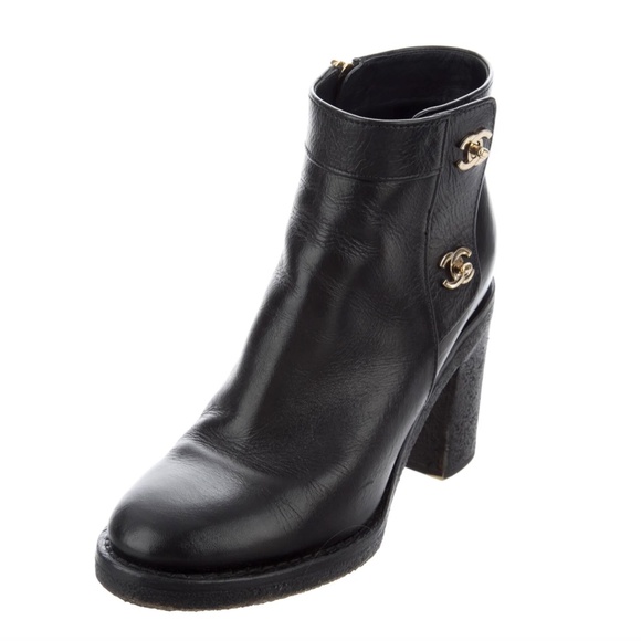 Chanel Turnlock Leather Ankle Boots Size 41.5 - Picture 2 of 4